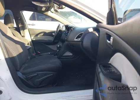 2016 Dodge Dart Sxt z USA, uszkodzony, nr VIN 1C3CDFBB2GD750171